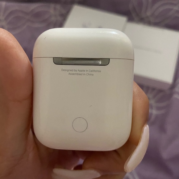 AirPods Series 1 - Picture 5 of 6
